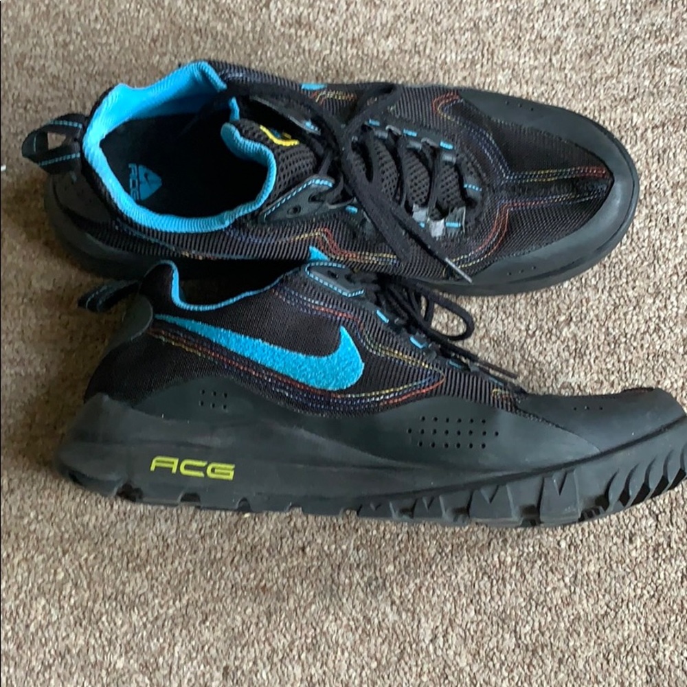 Barely Worn Men’s Nike ACG! Make an Offer